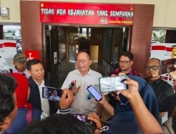 Tiga Jam Diperiksa,Kepala RRI Senyum Senyum
