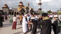 Perdana Helmi Hasan Sholat Id di Masjid Baitul Izzah