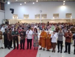 Hadiri Perayaan Tri Suci Waisak,Sekda Pastikan Program Bantu Rakyat Siap Bergulir