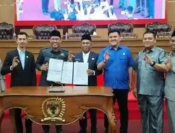 DPRD Musi Rawas Tetapkan Propemperda 2025 dan Tandatangani MoU Bersama Pemkab Musi Rawas