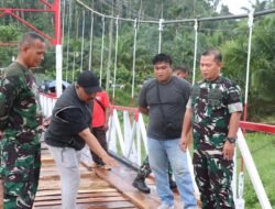 CEK  PEKERJAAN JEMBATAN GANTUNG SUKARAMI, INI PESAN DANREM 041 GAMAS