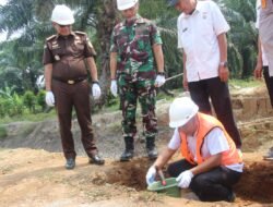 PEMBANGUNAN JEMBATAN PERINTIS GARUDA TAHAP VII DIMULAI, DANDIM DAN FORKOPIMDA LETAKAN BATU PERTAMA