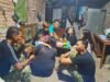 Rebut Hati Emak-Emak, Satgas TMMD ke-130 Kodim 0407/Kota Bengkulu Ngerujak Bareng