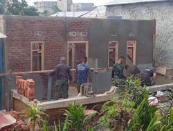 Tak Hanya Jago Perang, Anggota Satgas TMMD ke-130 Kodim 0407/Kota Bengkulu Jago  Bangun Rumah